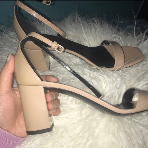 Saint Laurent LouLou sandal NWOT - Picture 3 of 4